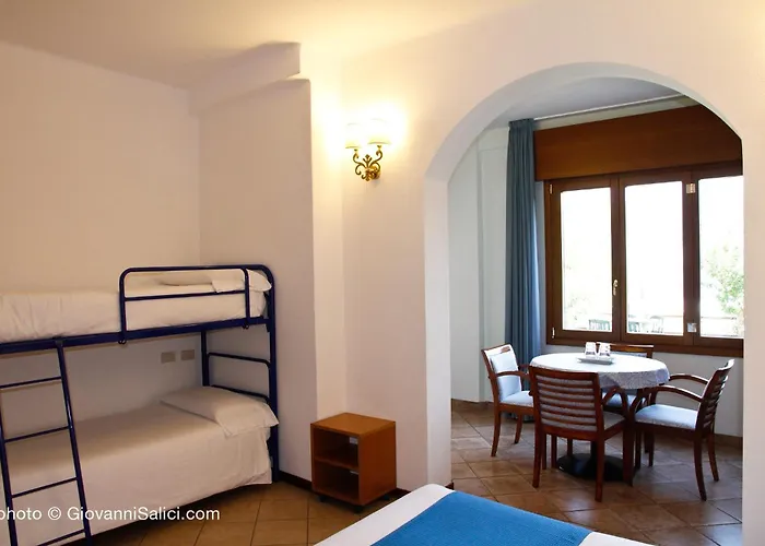 Garden 3 3* Μενάτζιο